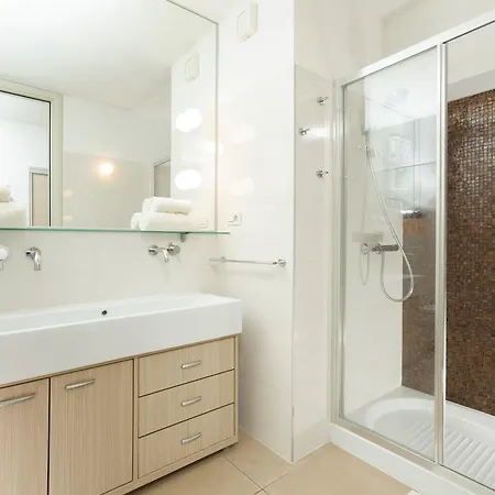 Апартаменты West Coast Penthouse *
