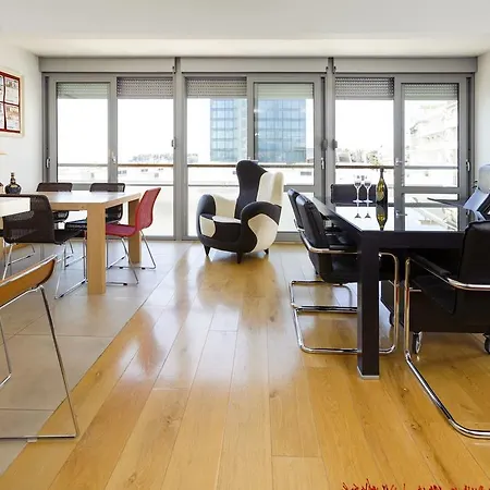 West Coast Penthouse Апартаменты