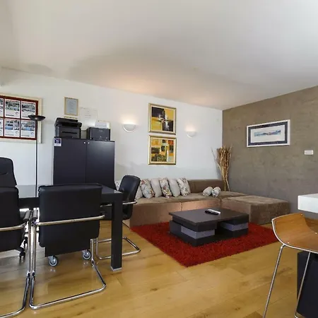 West Coast Penthouse Split